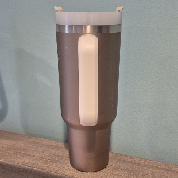 Stanley Matte Silver Travel Mug with Handle - Picture 3 of 6